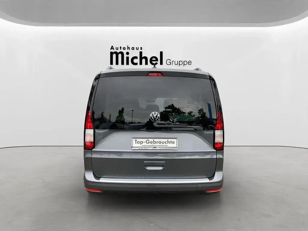Używany VW Caddy Maxi Life 114 KM (83 kW) 2024 Szary Minivan