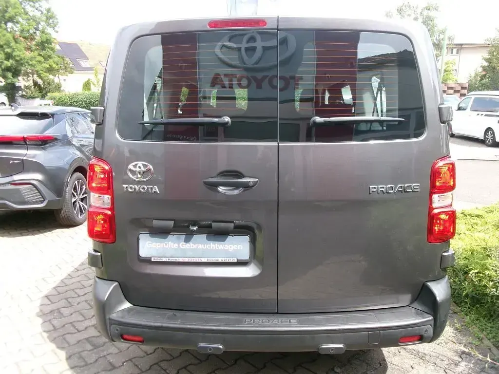 Gebraucht Toyota Proace 120 PS (88 kW) 2022 Grau Van / Kleinbus