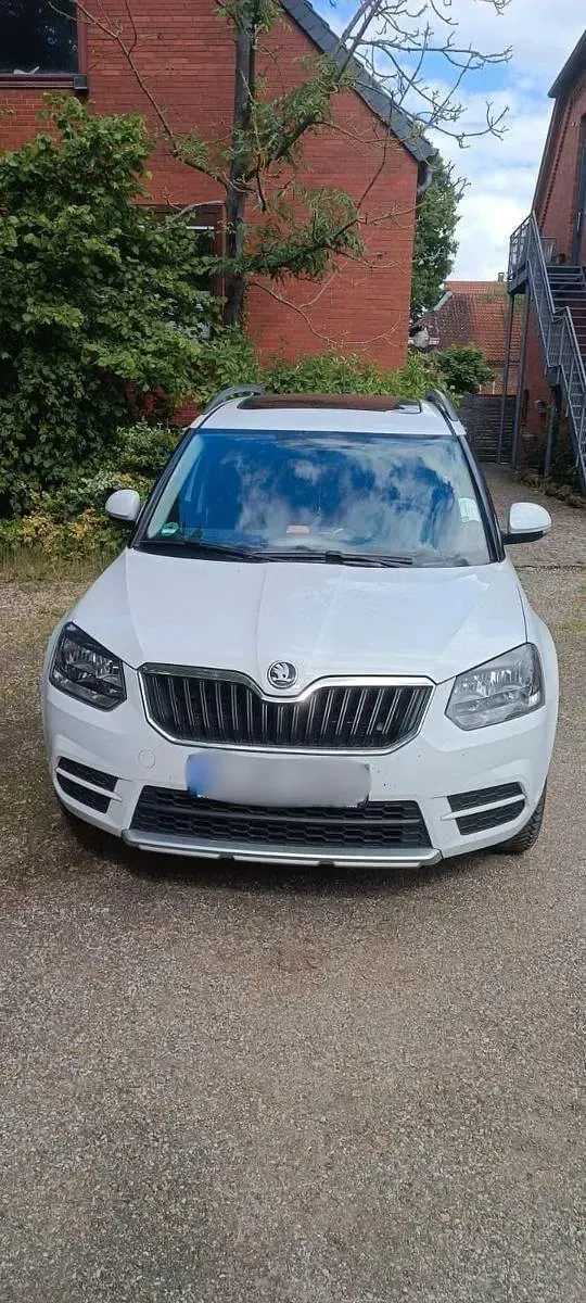 Gebraucht Skoda Yeti Active 105 PS (77 kW) 2015 Weiß SUV
