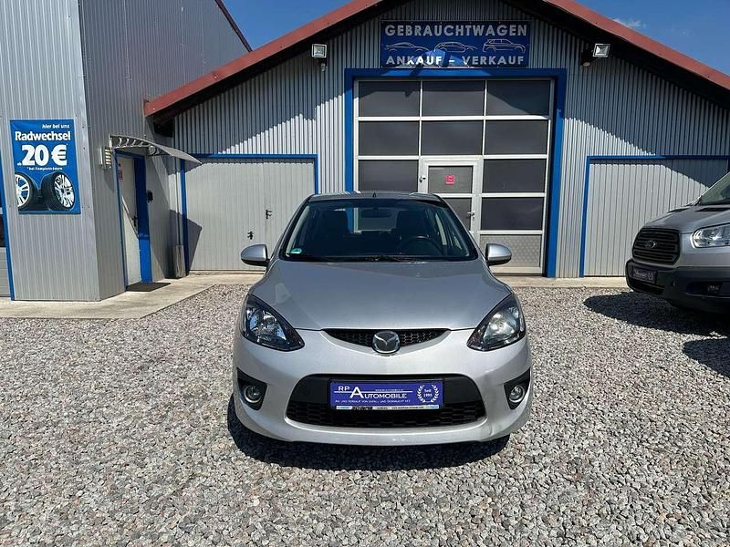 Używany Mazda 2 Independence 90 KM (66 kW) 2010 Srebrny Hatchback