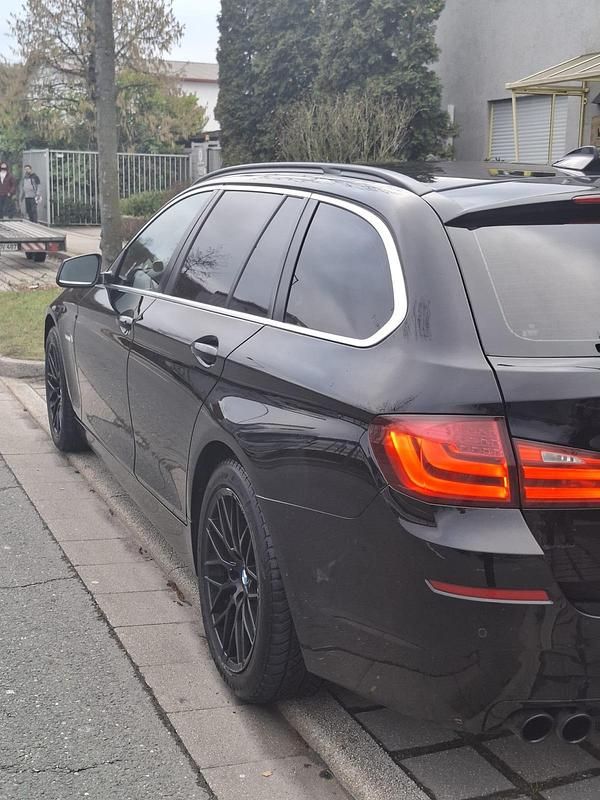 Gebraucht BMW 530 258 PS (189 kW) 2013 Schwarz Kombi