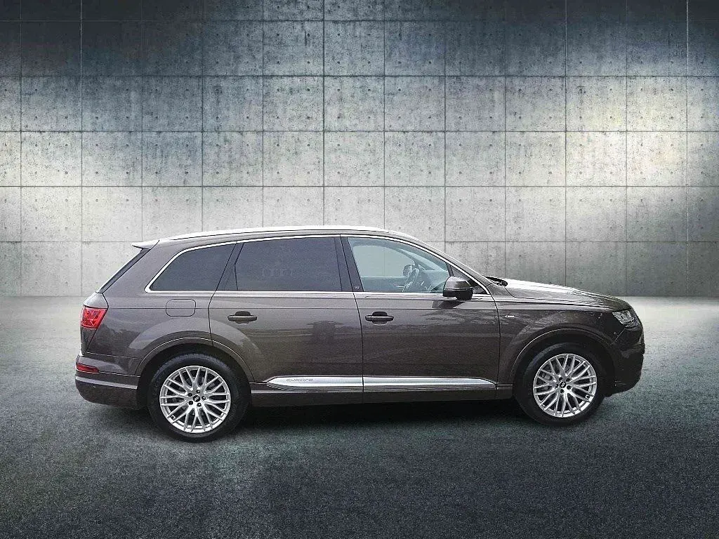 Używany Audi Q7 S-Line 272 KM (200 kW) 2018 Brązowy SUV