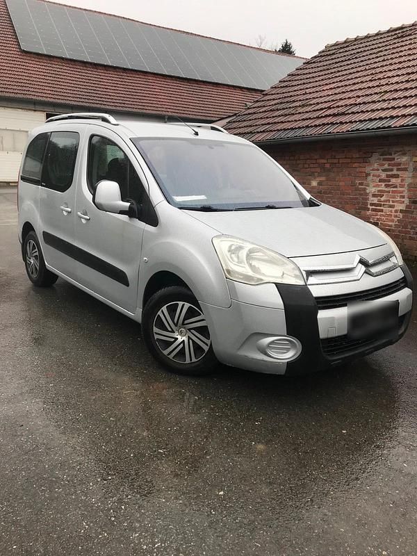 Gebraucht Citroën Berlingo 92 PS (67 kW) 2009 Silber Van / Kleinbus