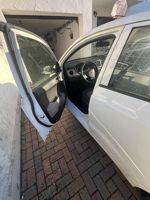 Second-hand Hyundai i10 67 CP (49 kW) 2015 Alb Hatchback