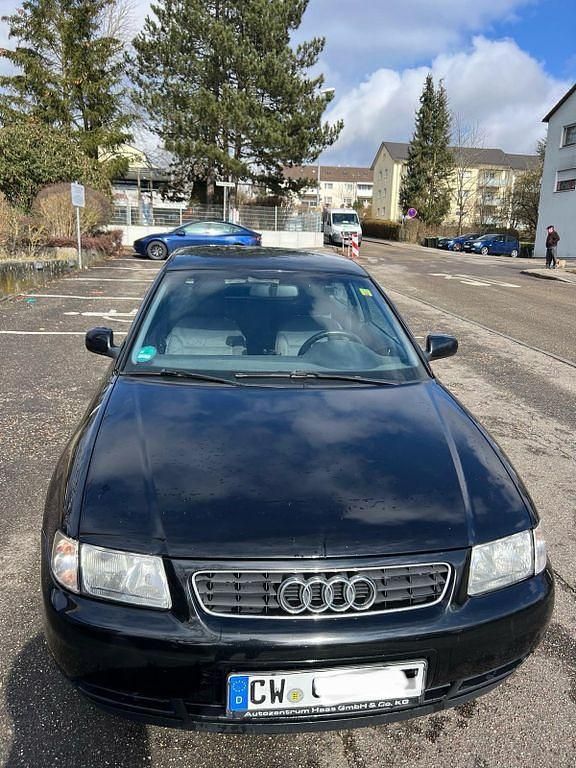 Gebraucht 2000 Audi A3 Ambiente Limousine | 1.000 € (Guter Preis) - Bild 1/4