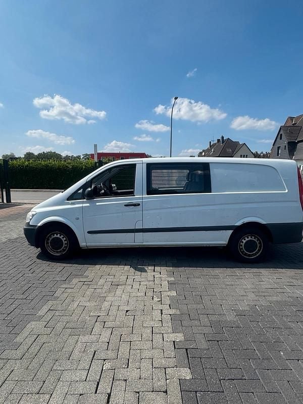 Weiß Gebraucht 2008 Mercedes Viano Van / Kleinbus | 6.800 € - Bild 1/4