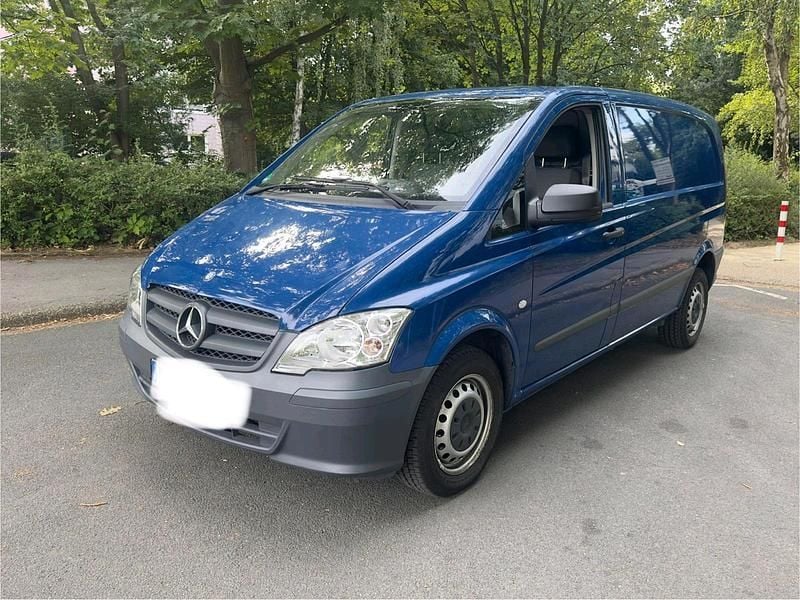 Blau Gebraucht 2014 Mercedes Vito Van / Kleinbus | 7.700 € - Bild 1/4