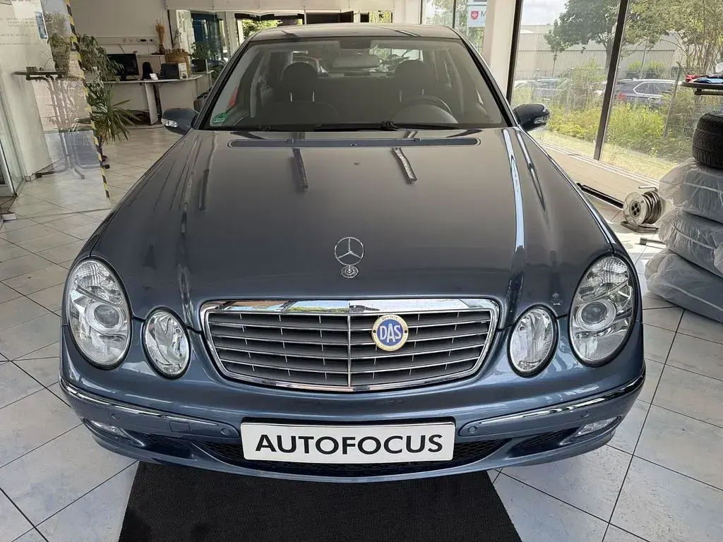 Gebraucht Mercedes E220 Elegance 150 PS (110 kW) 2004 Blau Limousine