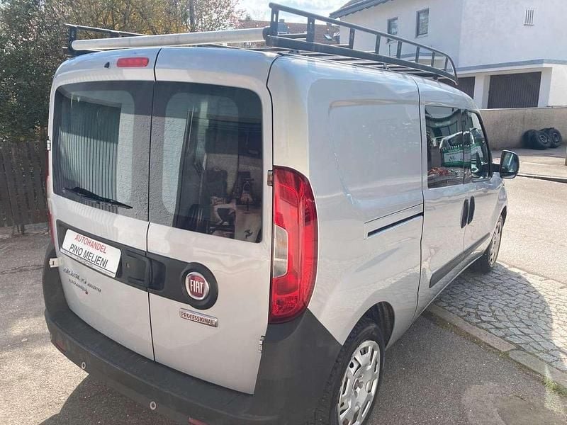 Gebraucht Fiat Doblò 101 PS (74 kW) 2017 Colore esterno (hellgrau) Van / Kleinbus