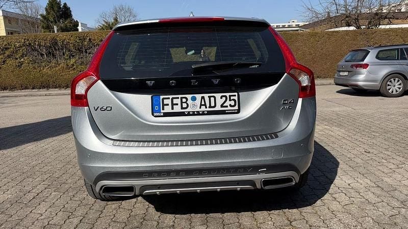 Gebraucht Volvo V60 CC 190 PS (139 kW) 2015 Kombi