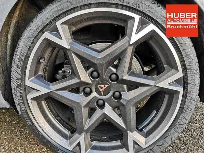 Neu Cupra Leon 2025 Grau