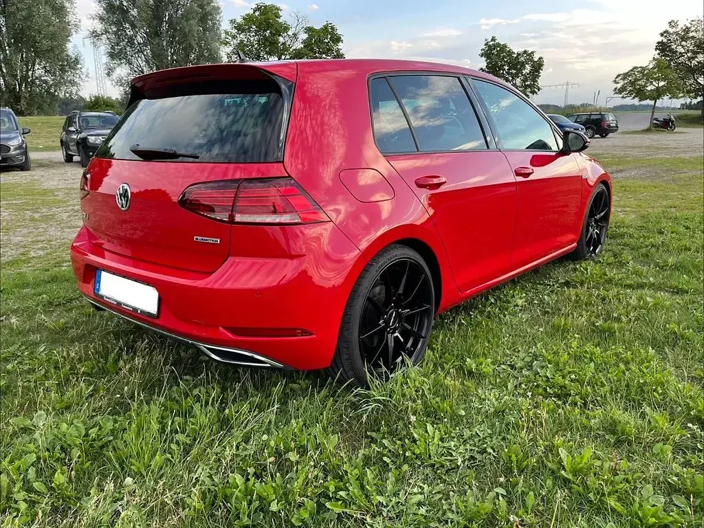 Gebraucht VW Golf VII Highline 131 PS (96 kW) 2019 Rot Limousine