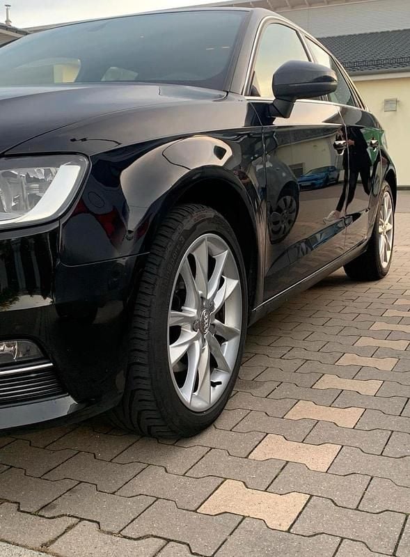 Gebraucht Audi A3 Attraction 105 PS (77 kW) 2014 Schwarz Kombi