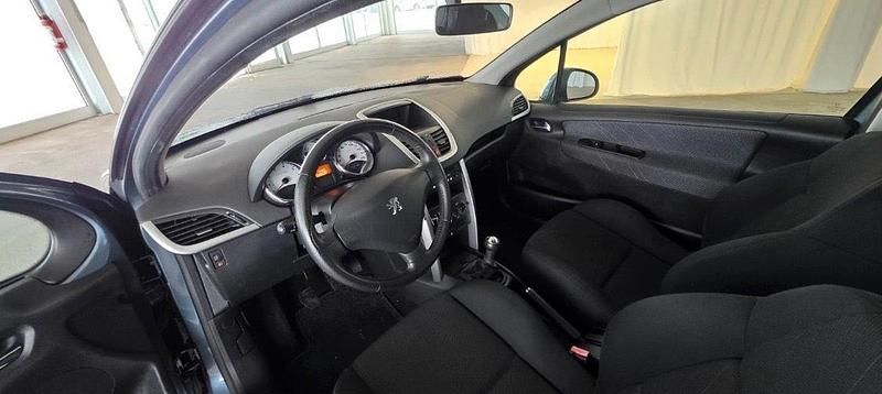 Gebraucht Peugeot 207 105 PS (77 kW) 2009 Grau Kleinwagen