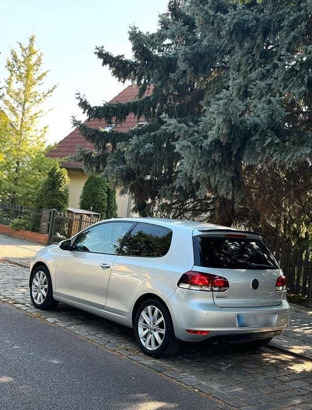 Gebraucht VW Golf 122 PS (89 kW) 2010 Silber Coupé