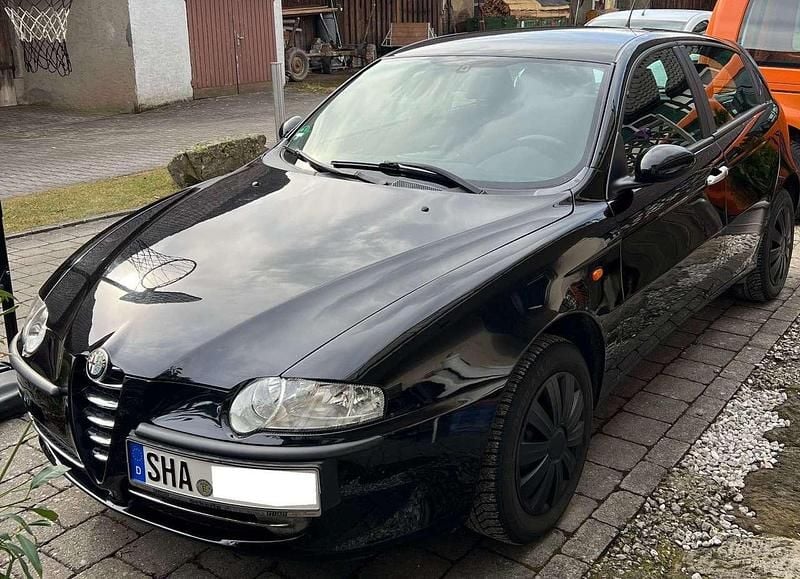 Gebraucht 2001 Alfa Romeo 147 Distinctive Kleinwagen | 14.500 € - Bild 1/4