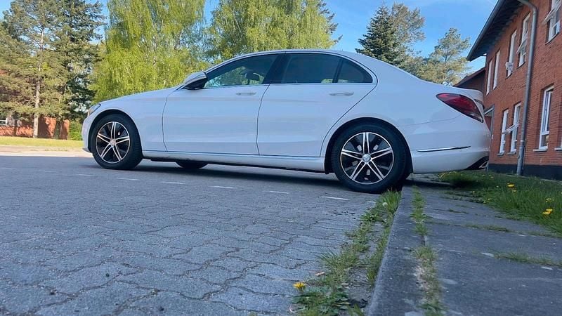 Gebraucht Mercedes C220 170 PS (125 kW) 2014 Weiß Limousine