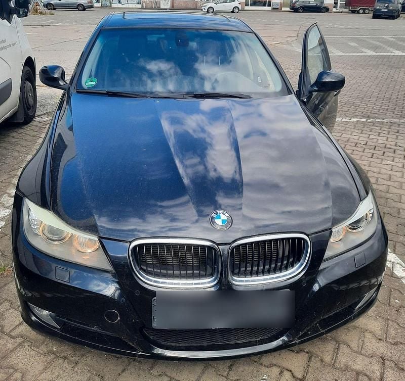 Schwarz Gebraucht 2011 BMW 320 Sport Line Limousine | 6.500 € (Guter Preis) - Bild 1/4