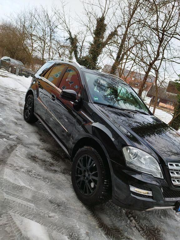 Gebraucht Mercedes ML350 240 PS (176 kW) 2010 Schwarz SUV