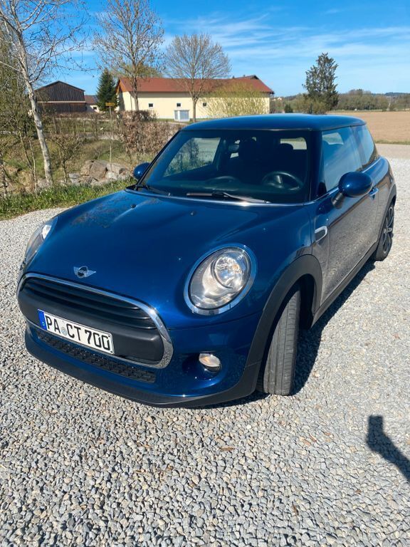 Blau Gebraucht 2017 Mini ONE Kleinwagen | 11.850 € (Guter Preis) - Bild 1/4