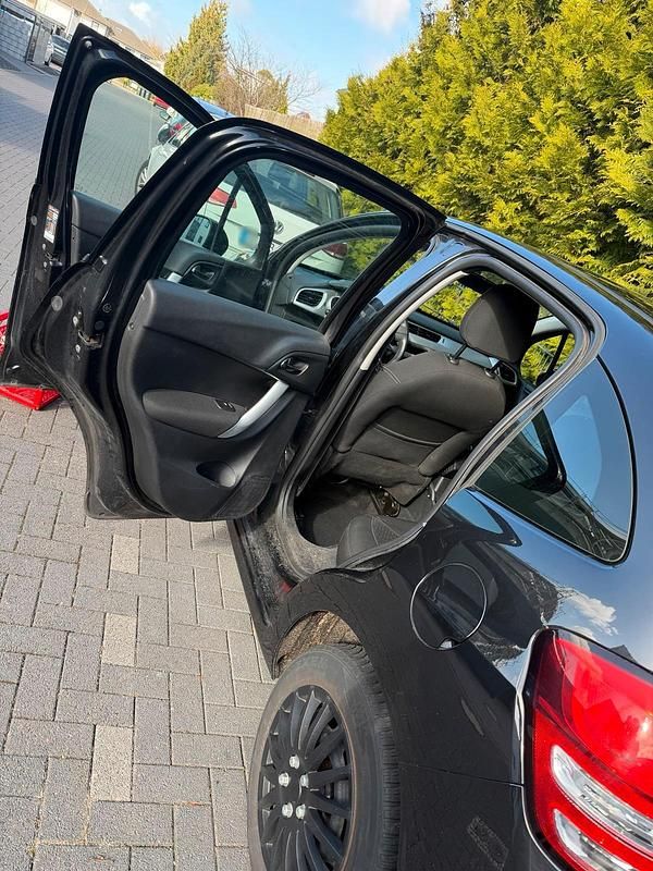 Gebraucht Citroën C3 70 PS (51 kW) 2010 Schwarz Kleinwagen