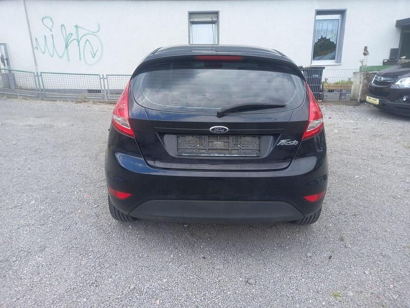 Gebraucht Ford Fiesta 82 PS (60 kW) 2012 Schwarz Kleinwagen