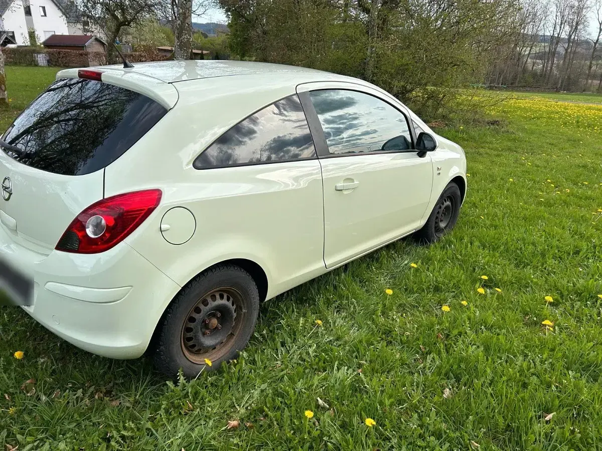 Usata Opel Corsa 87 CV (63 kW) 2012 Beige Utilitaria