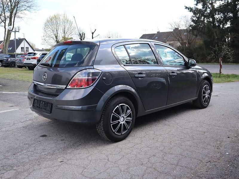 Gebraucht Opel Astra Selection 90 PS (66 kW) 2009 Karbongrau Kleinwagen