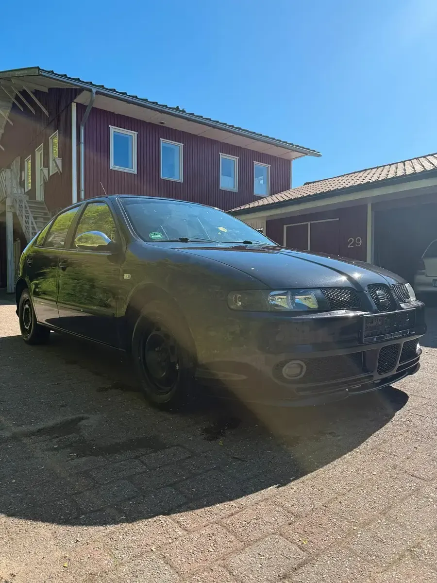 Gebraucht Seat Leon 105 PS (77 kW) 2003 Schwarz Kleinwagen