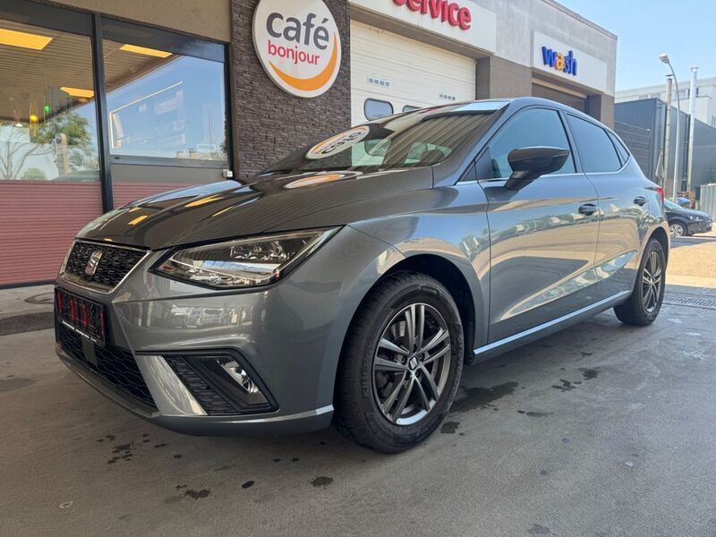 Grau Gebraucht 2018 Seat Ibiza XCELLENCE Limousine | 10.990 € (Superpreis) - Bild 1/4
