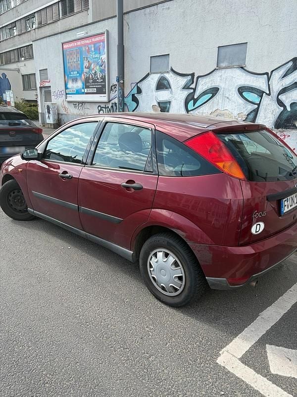 Gebraucht Ford Focus 116 PS (85 kW) 1999 Rot Limousine