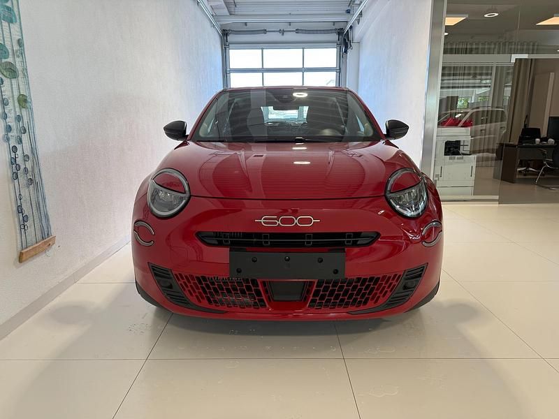Neu Fiat 600 110 PS (80 kW) 2026 Passione rot (111) SUV