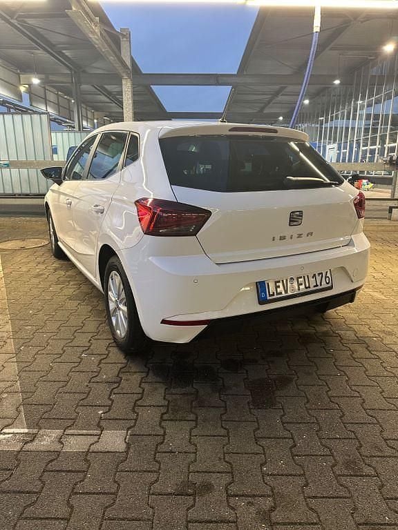 Weiß Gebraucht 2018 Seat Ibiza Style Limousine | 8.300 € (Guter Preis) - Bild 1/4