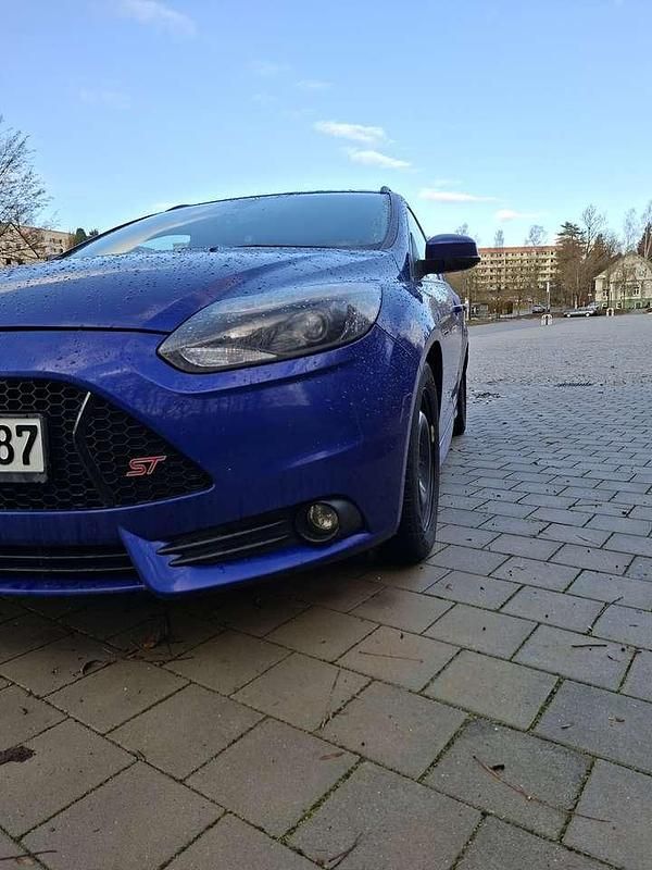Gebraucht Ford Focus ST 250 PS (183 kW) 2014 Blau Kombi