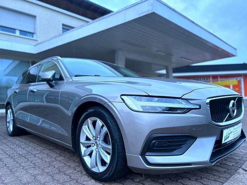 Gebraucht Volvo V60 190 PS (139 kW) 2018 Grau Kombi