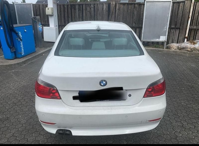 Second-hand BMW 520 177 CP (130 kW) 2004 Alb Berlinǎ