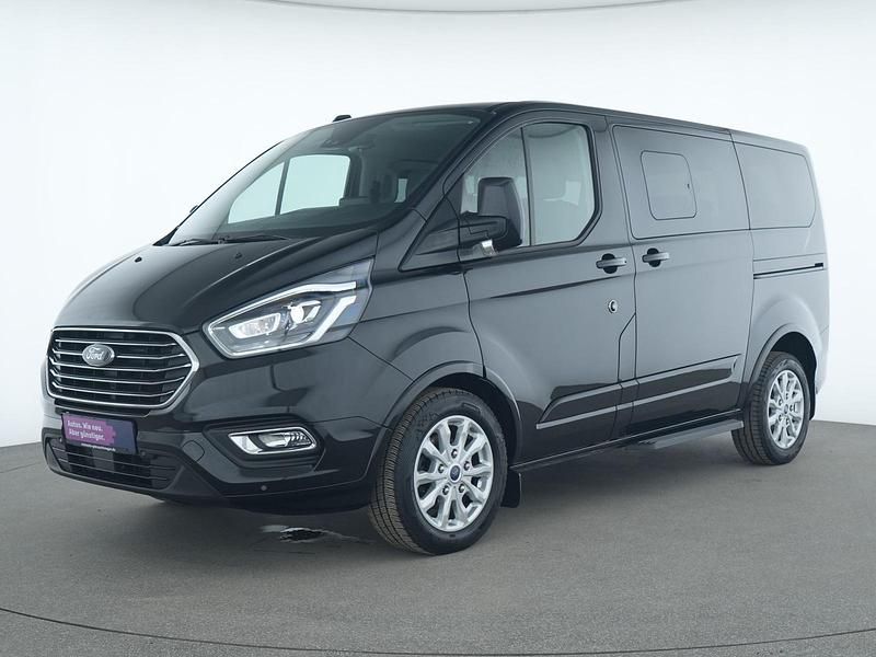 Gebraucht Ford Tourneo Custom Titanium 131 PS (96 kW) 2022 Obsidian schwarz Van