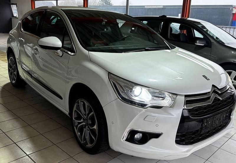 Gebraucht Citroën DS4 Sport Chic 200 PS (147 kW) 2014 Weiß Kleinwagen