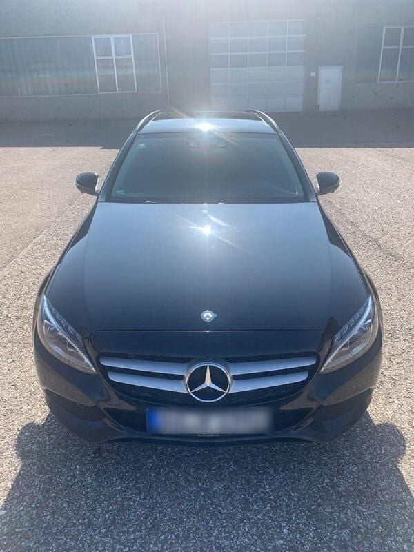Schwarz Gebraucht 2016 Mercedes 200 Kombi | 20.300 € (Guter Preis) - Bild 1/4