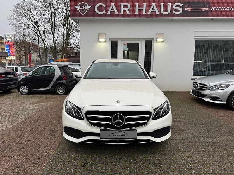 Gebraucht Mercedes E200 Avantgarde 150 PS (110 kW) 2019 Weiß Limousine