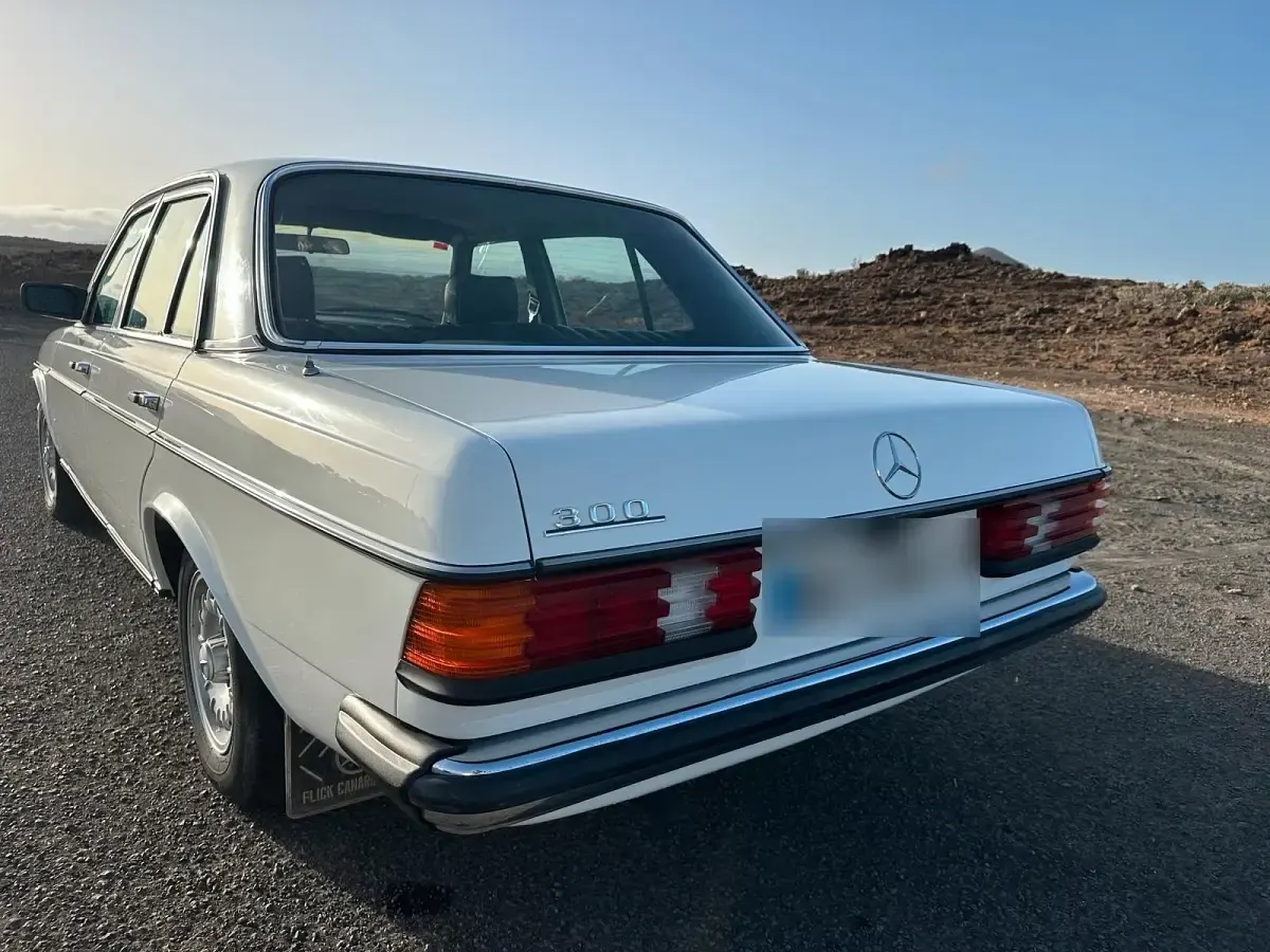 Gebraucht Mercedes 300 80 PS (58 kW) 1980 Weiß Limousine