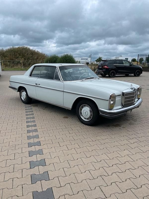 Weiß Gebraucht 1970 Mercedes W114 Classic Coupé | 14.900 € - Bild 1/4