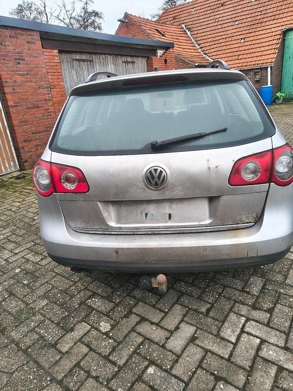 Gebraucht VW Passat 140 PS (102 kW) 2008 Silber Kombi