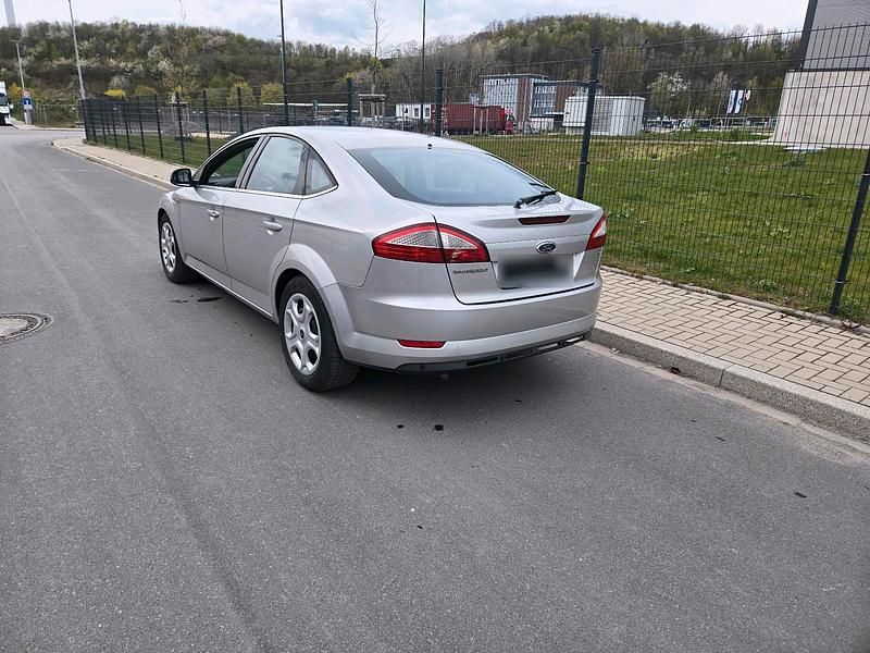 Gebraucht Ford Mondeo 140 PS (102 kW) 2007 Silber Limousine