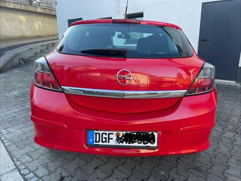 Gebraucht Opel Astra GTC 90 PS (66 kW) 2008 Rot Coupé