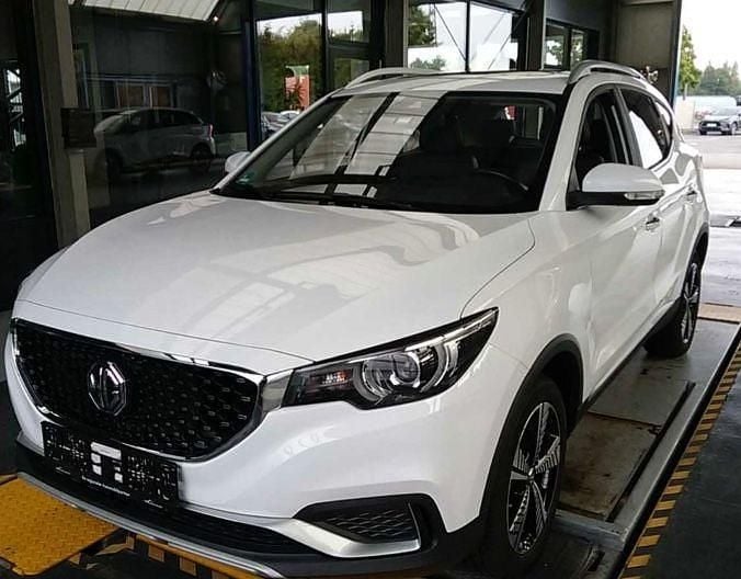 Weiß Gebraucht 2021 MG ZS Luxury Limousine | 12.495 € (Guter Preis) - Bild 1/4