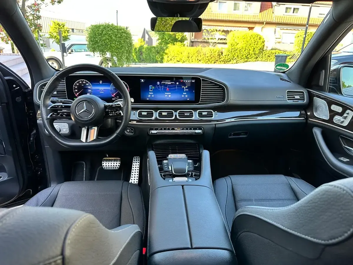 Gebraucht Mercedes GLS350 AMG 313 PS (230 kW) 2024 Schwarz SUV