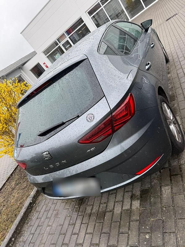 Gebraucht Seat Leon 125 PS (91 kW) 2017 Grau Limousine