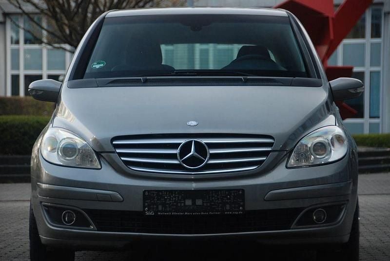 Gebraucht Mercedes B150 95 PS (69 kW) 2005 Grau Van / Kleinbus