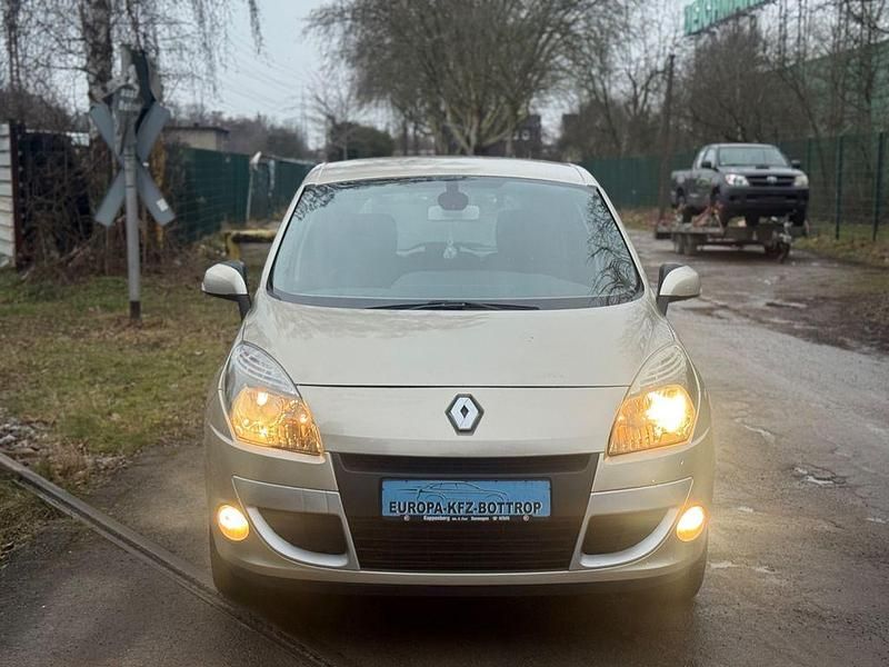 Gebraucht Renault Scénic III Dynamique 131 PS (96 kW) 2010 Beige Van / Kleinbus